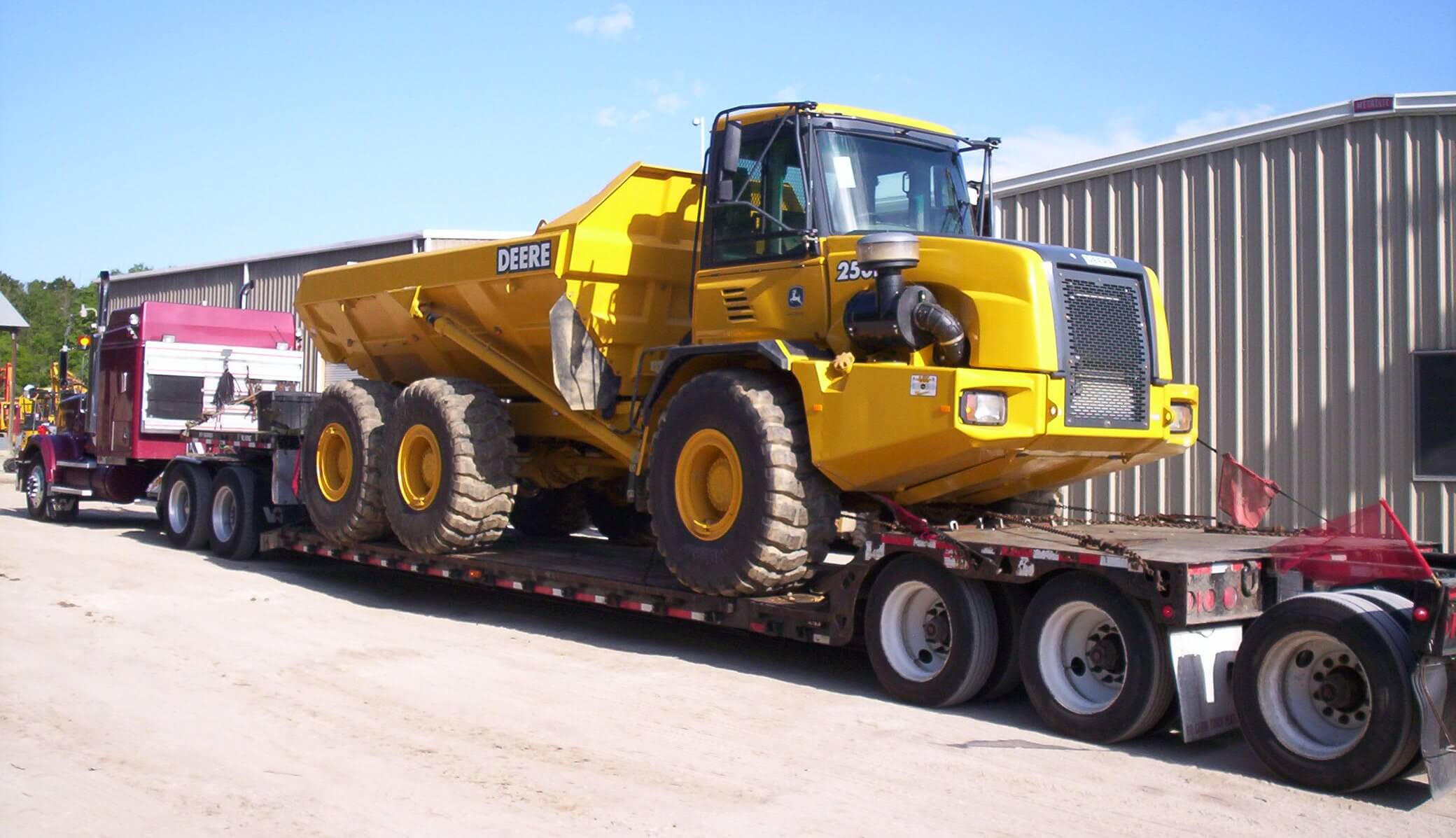 Low Lifter trailer with Yellow gear
